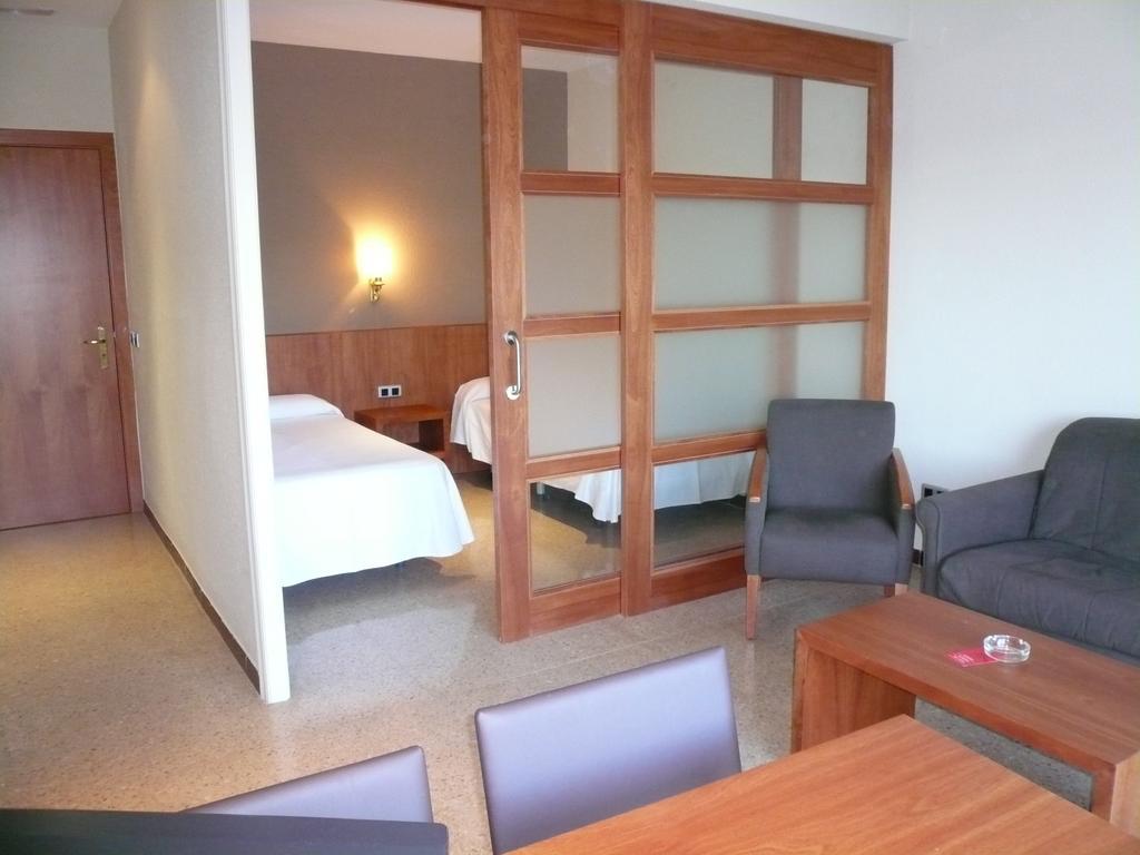 Can Fisa Hotel & Apartments Corbera de Llobregat Εξωτερικό φωτογραφία